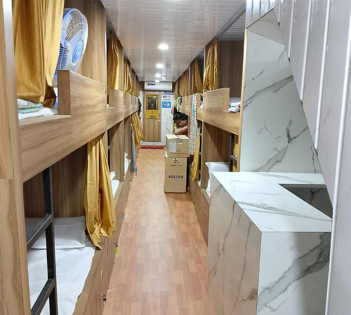 Sun Shine Ac Guest house Mumbai