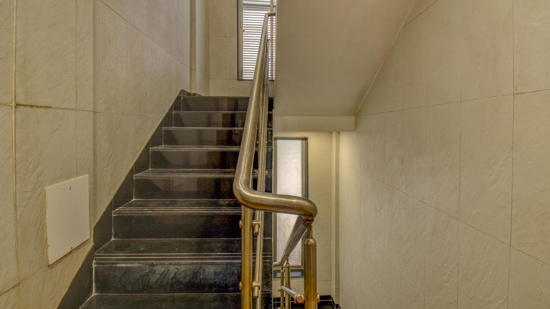 Staywood Suites, Hotel 3*