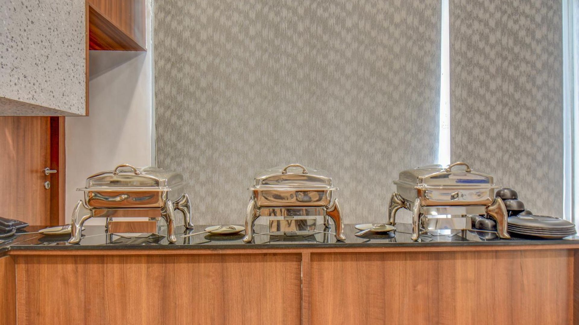 Hotel Staywood Suites,