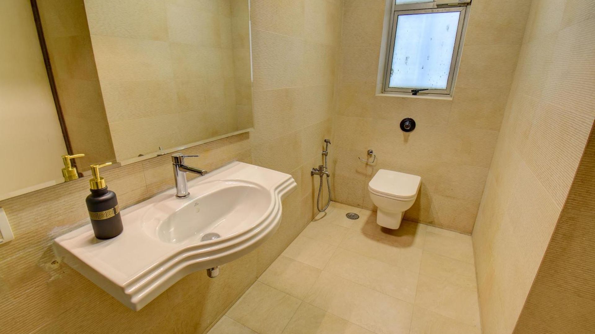 Staywood Suites, 3* Mumbai