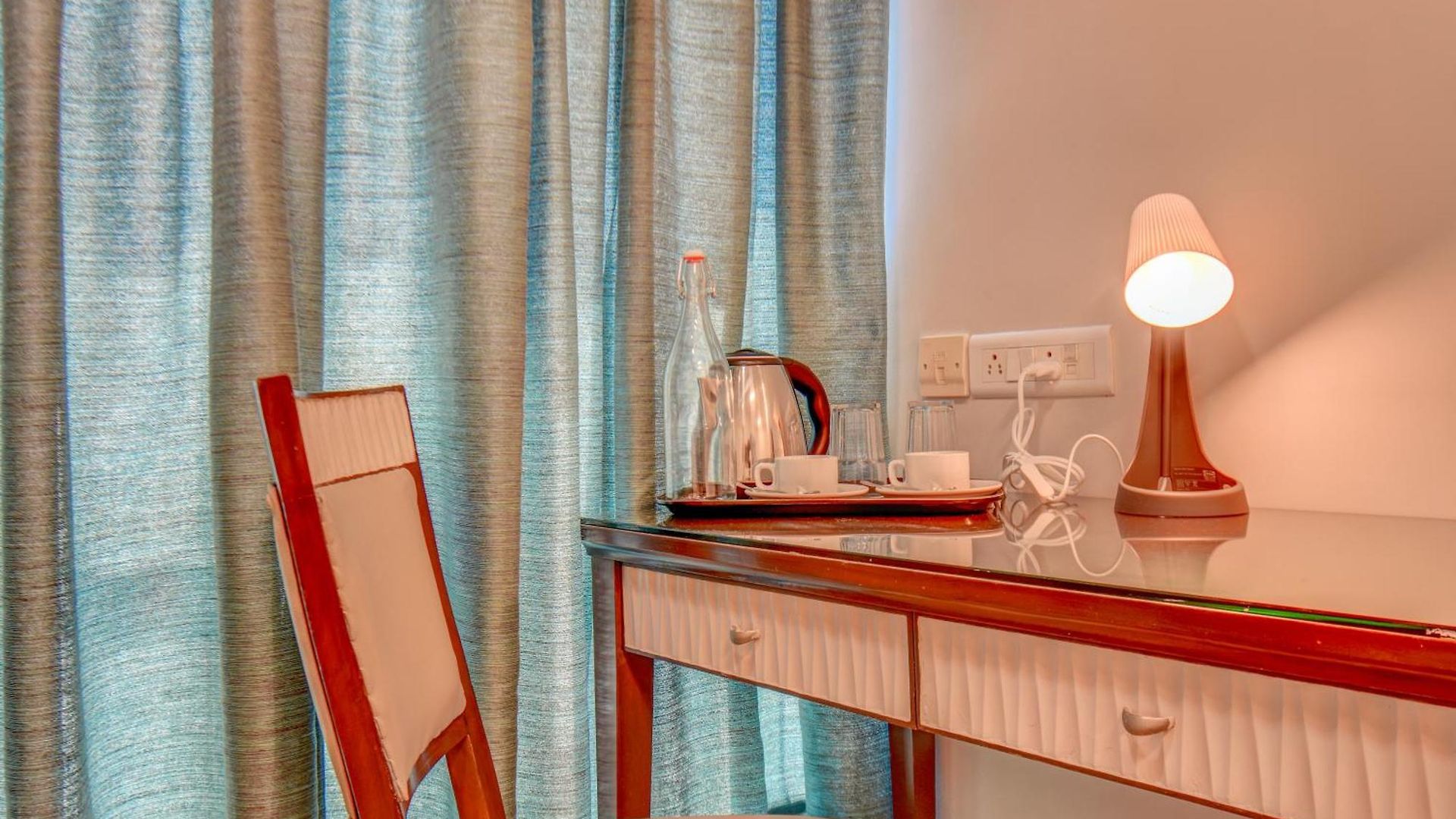 Staywood Suites, Hotel 3*