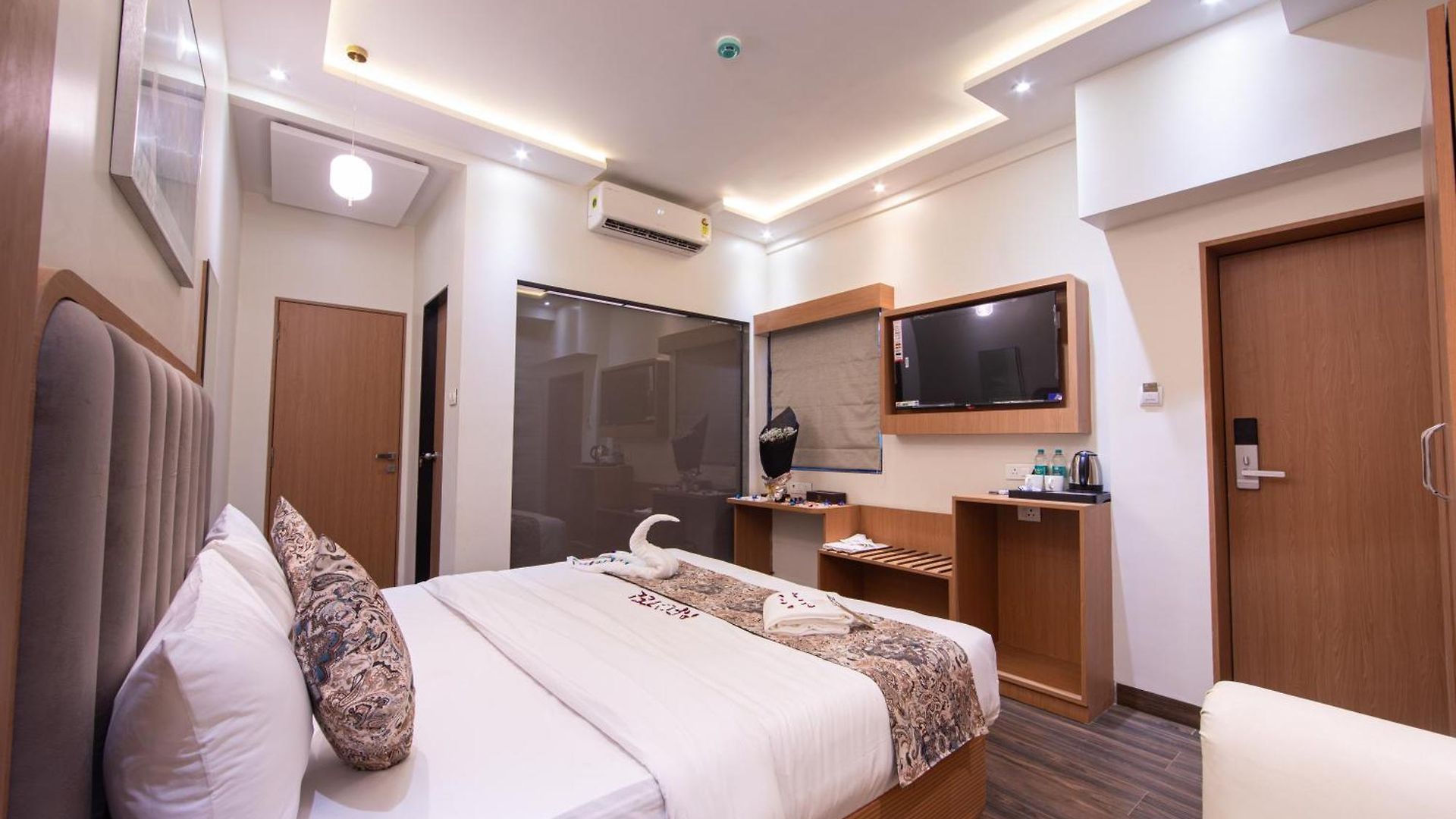 Hotel Afotel Mumbai-near International Airport 3*