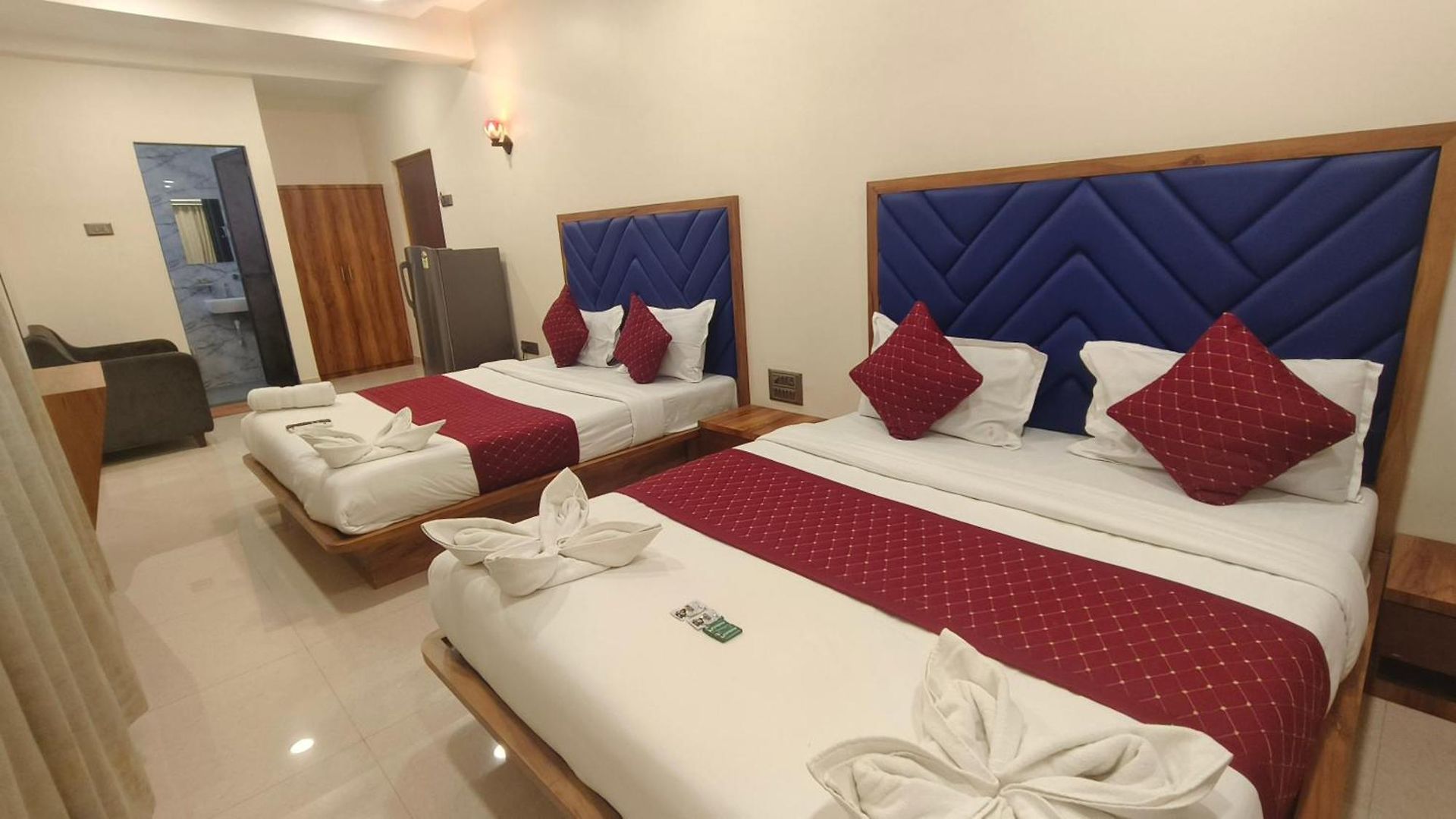 Hotel Smooth Checkin By Edition Blue -