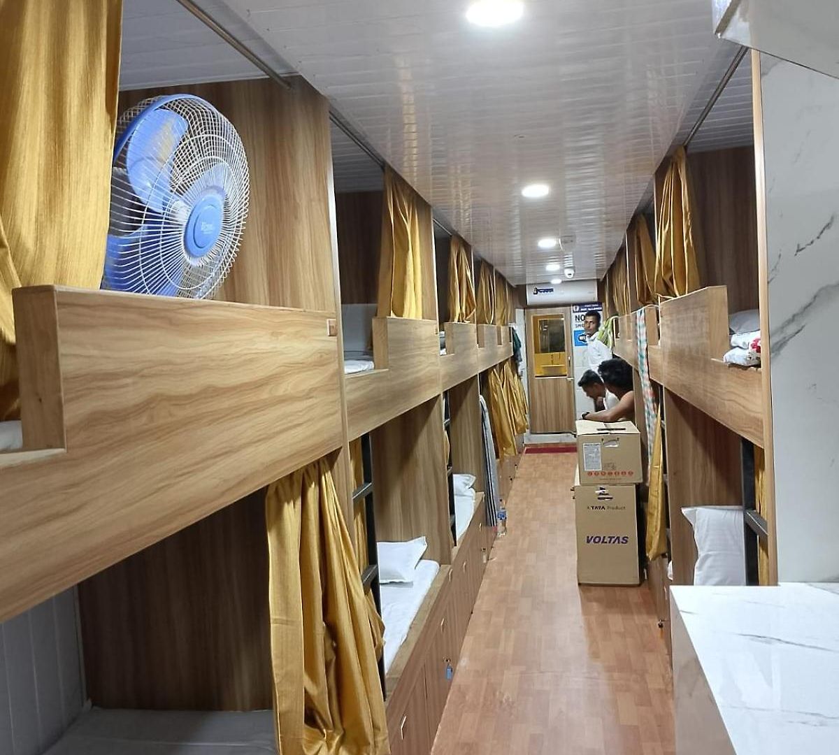 Sun Shine Ac Guest house Mumbai