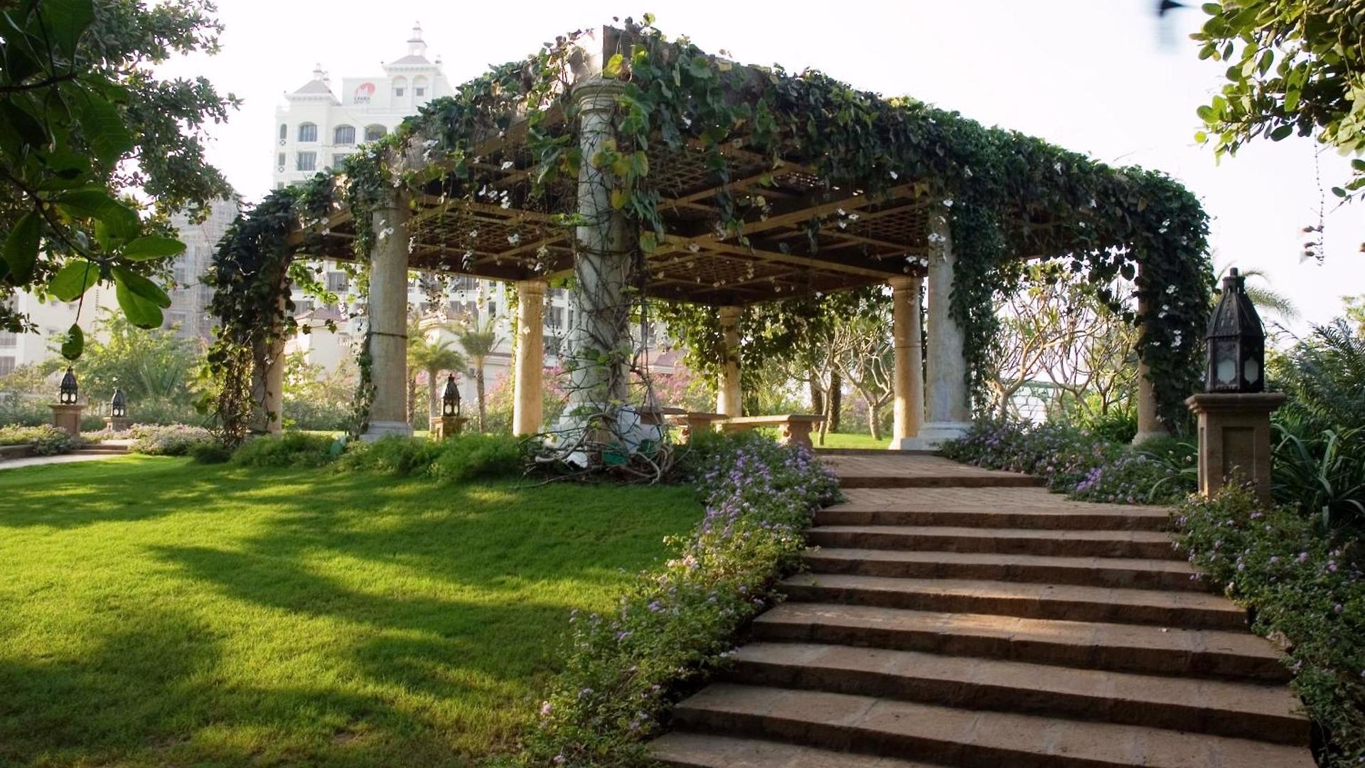Blue Vista - Lux 5bhk Apartment Mumbai