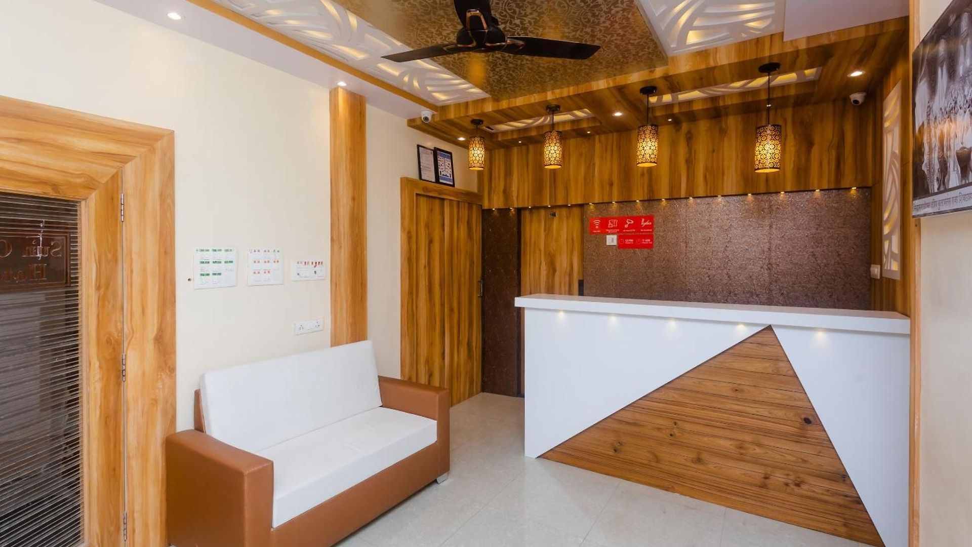 Hotel Sun Near Saifee Hospital And Hn Reliance Hospital 3*