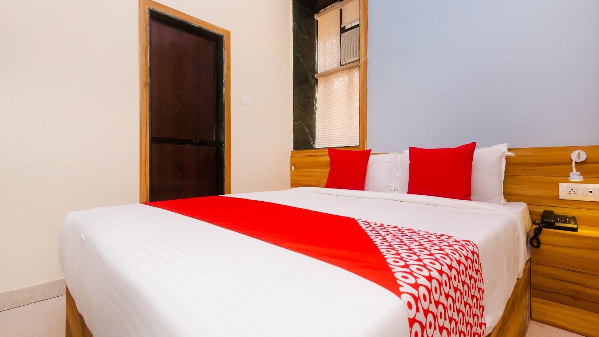 Hotel Sun Near Saifee Hospital And Hn Reliance Hospital