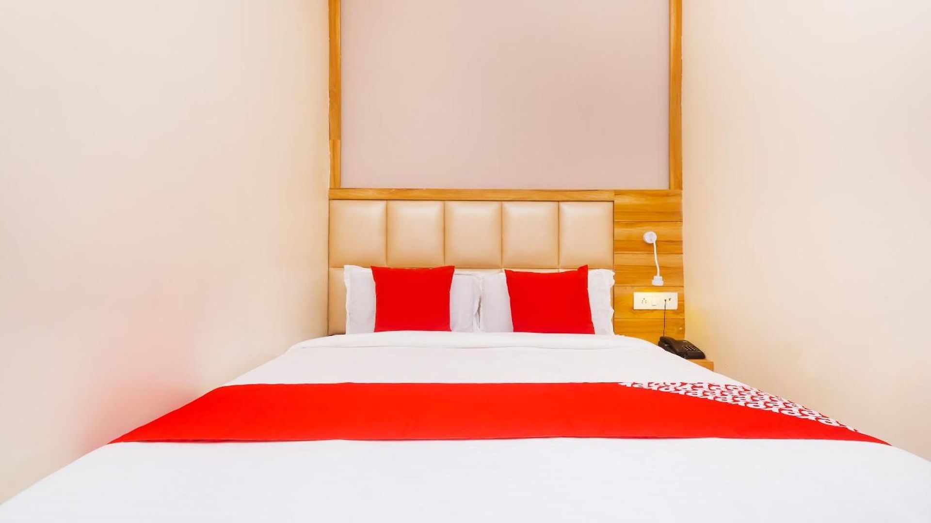 Hotel Sun Near Saifee Hospital And Hn Reliance Hospital