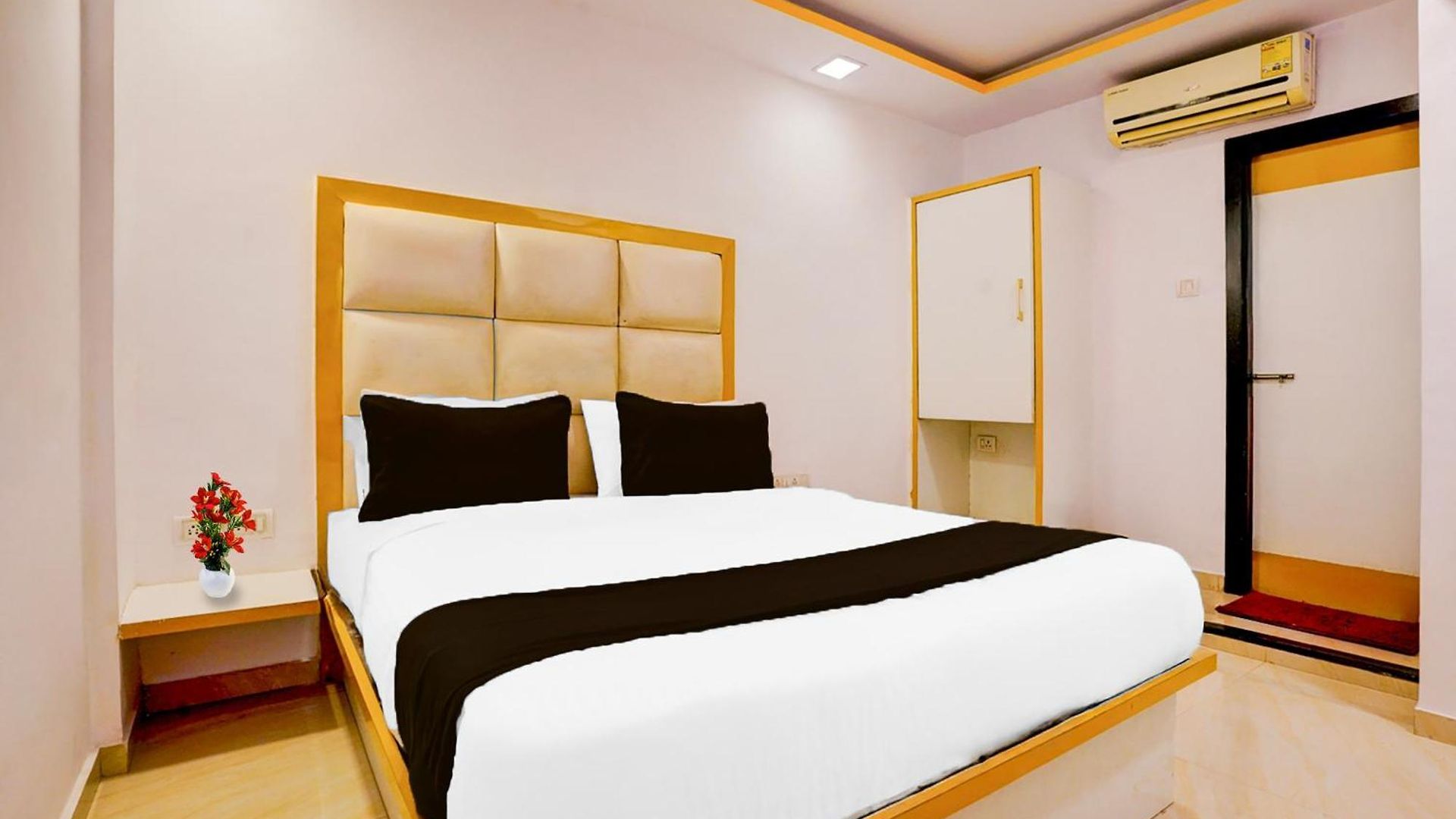 Hotel Collection O Andheri West Near Kokilaben Hospital Mumbai
