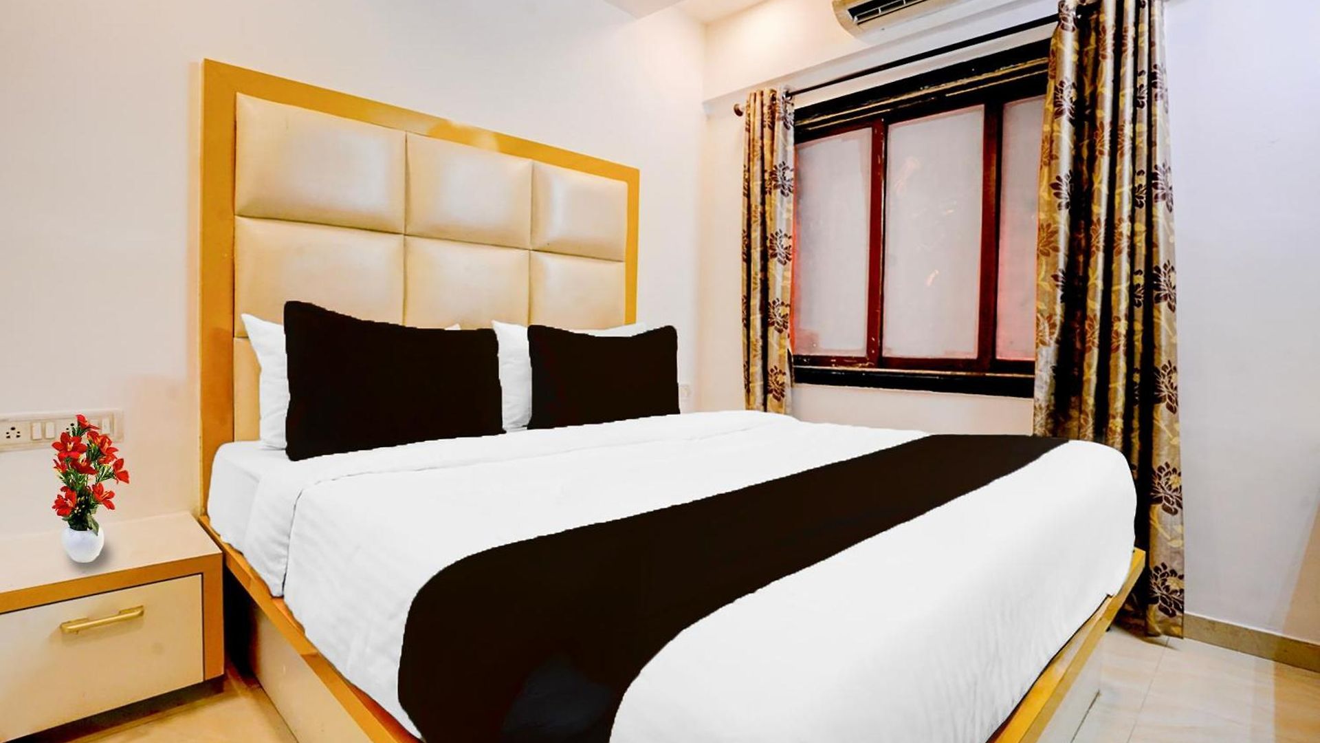Hotel Collection O Andheri West Near Kokilaben Hospital Mumbai