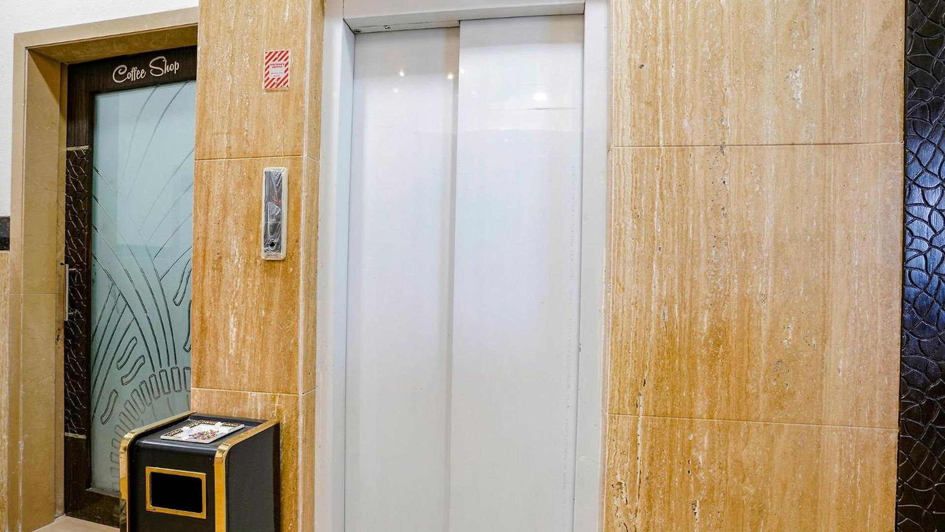 Fabhotel Kamran Residency - Nr Lbs Marg