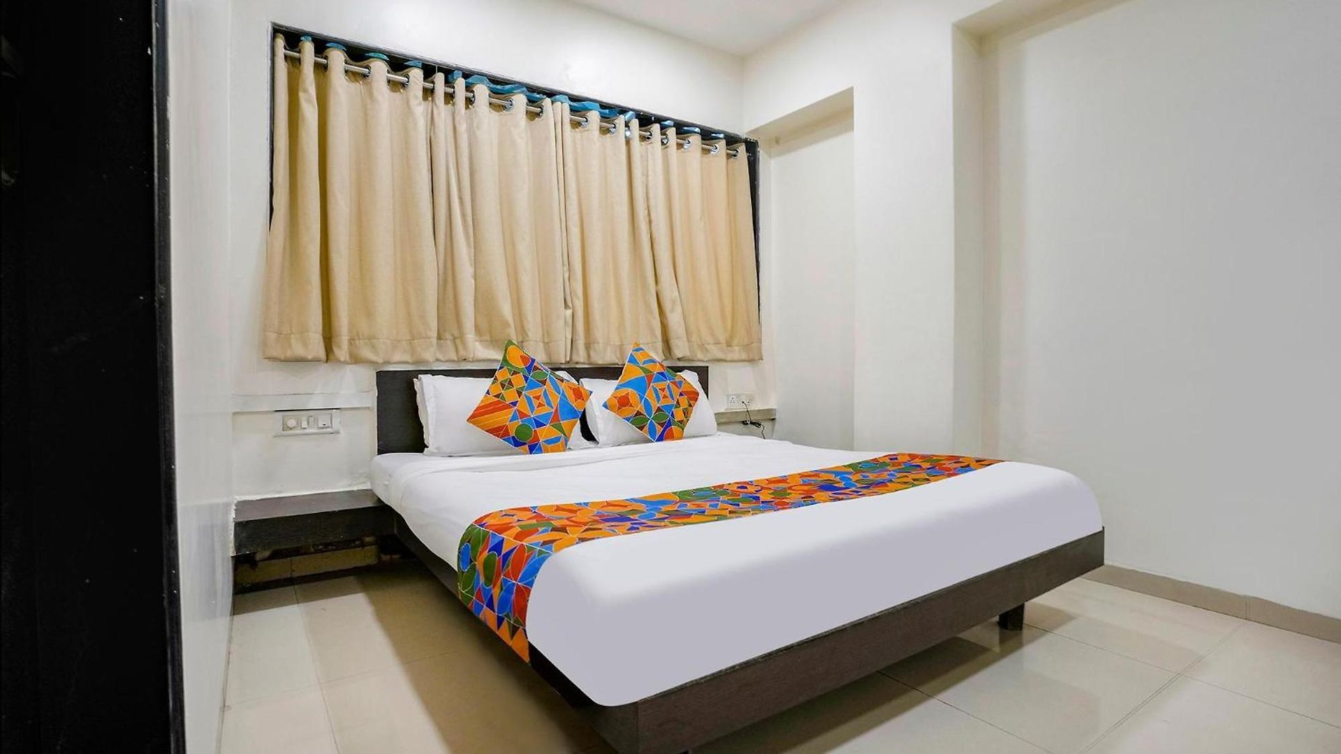 Fabhotel Kamran Residency - Nr Lbs Marg Hotel