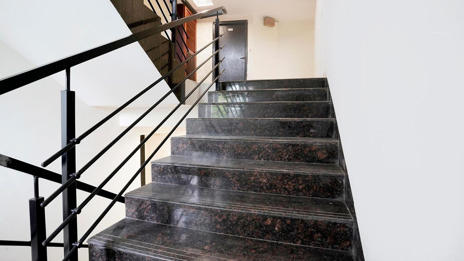 Hotel Fabhotel Kamran Residency - Nr Lbs Marg Mumbai