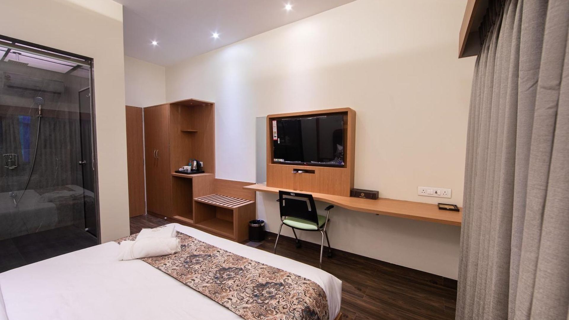Hotel Afotel Mumbai-near International Airport
