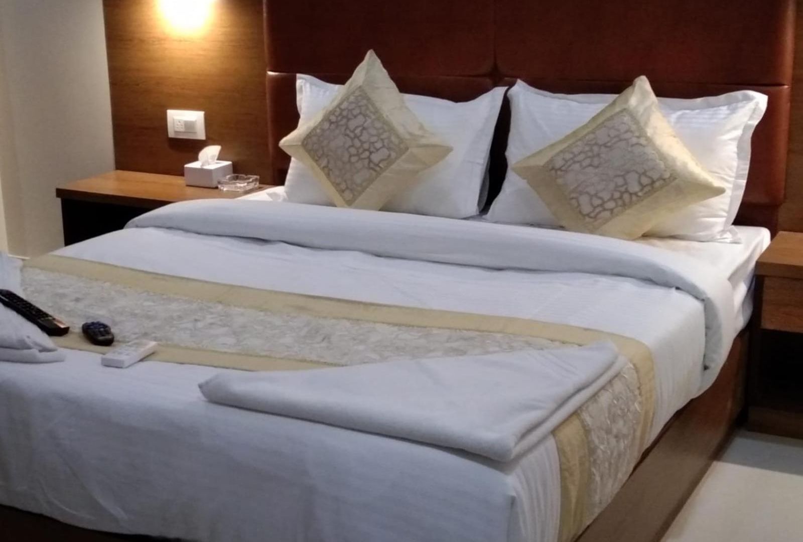 Crystal Luxury Inn- Bandra Hotel 3*