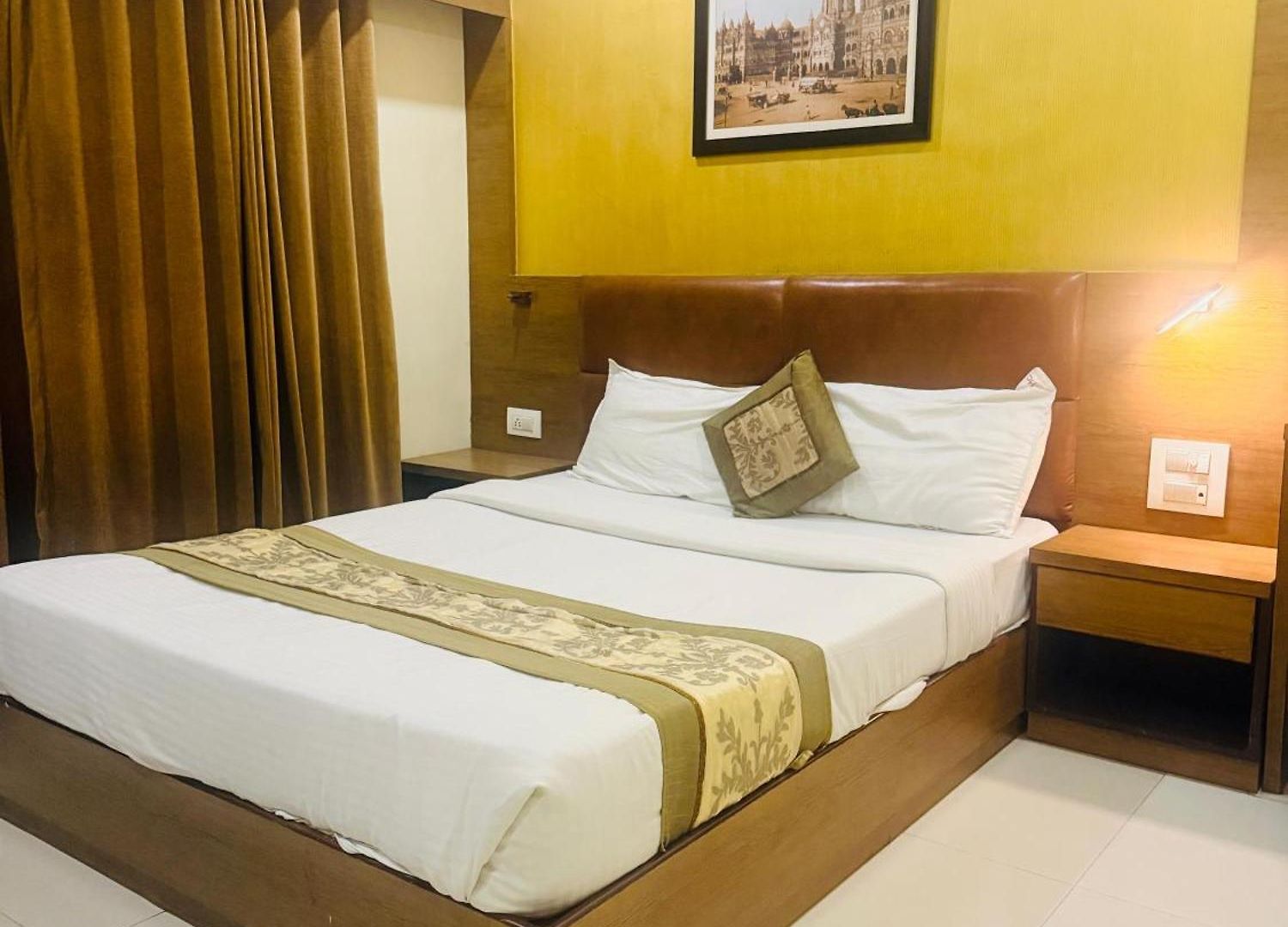 Crystal Luxury Inn- Bandra Hotel Mumbai
