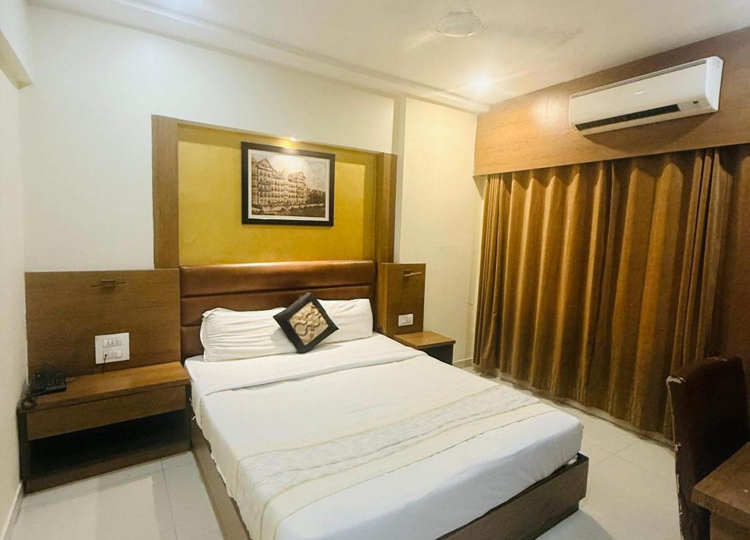 Hotel Crystal Luxury Inn- Bandra Mumbai