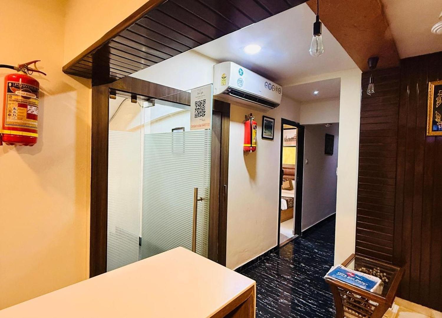 Hotel Crystal Luxury Inn- Bandra 3*