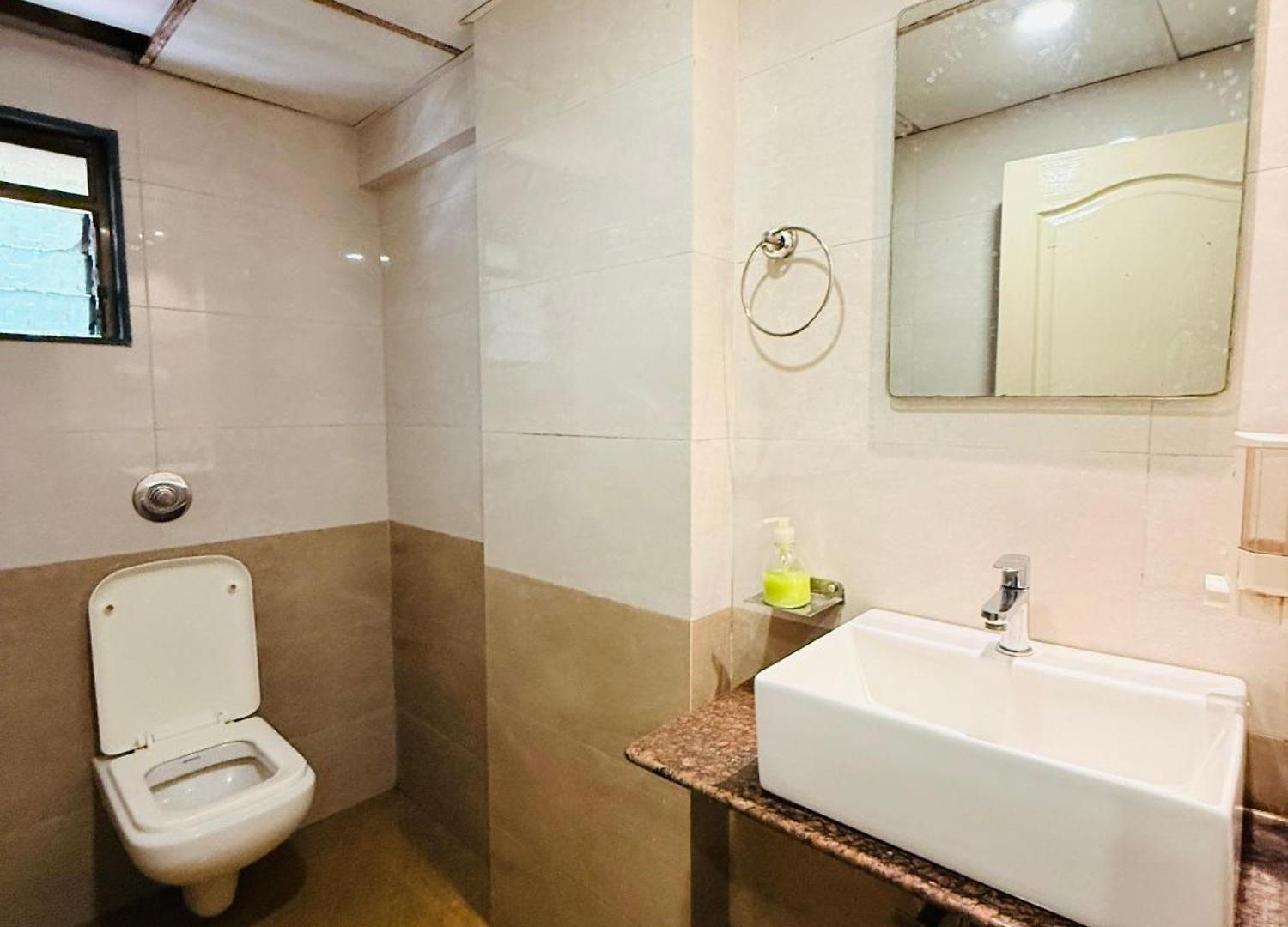 Crystal Luxury Inn- Bandra Mumbai