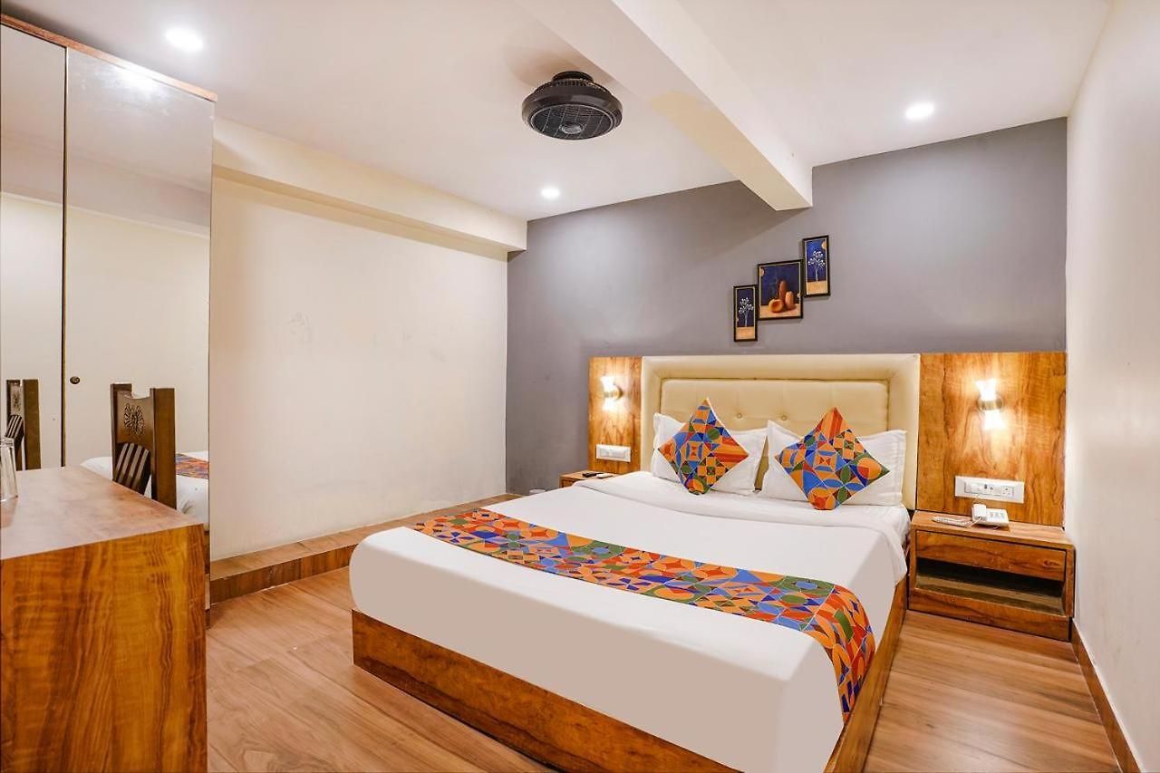 Hotel Z-a-r-a Park Goregaon West Mumbai