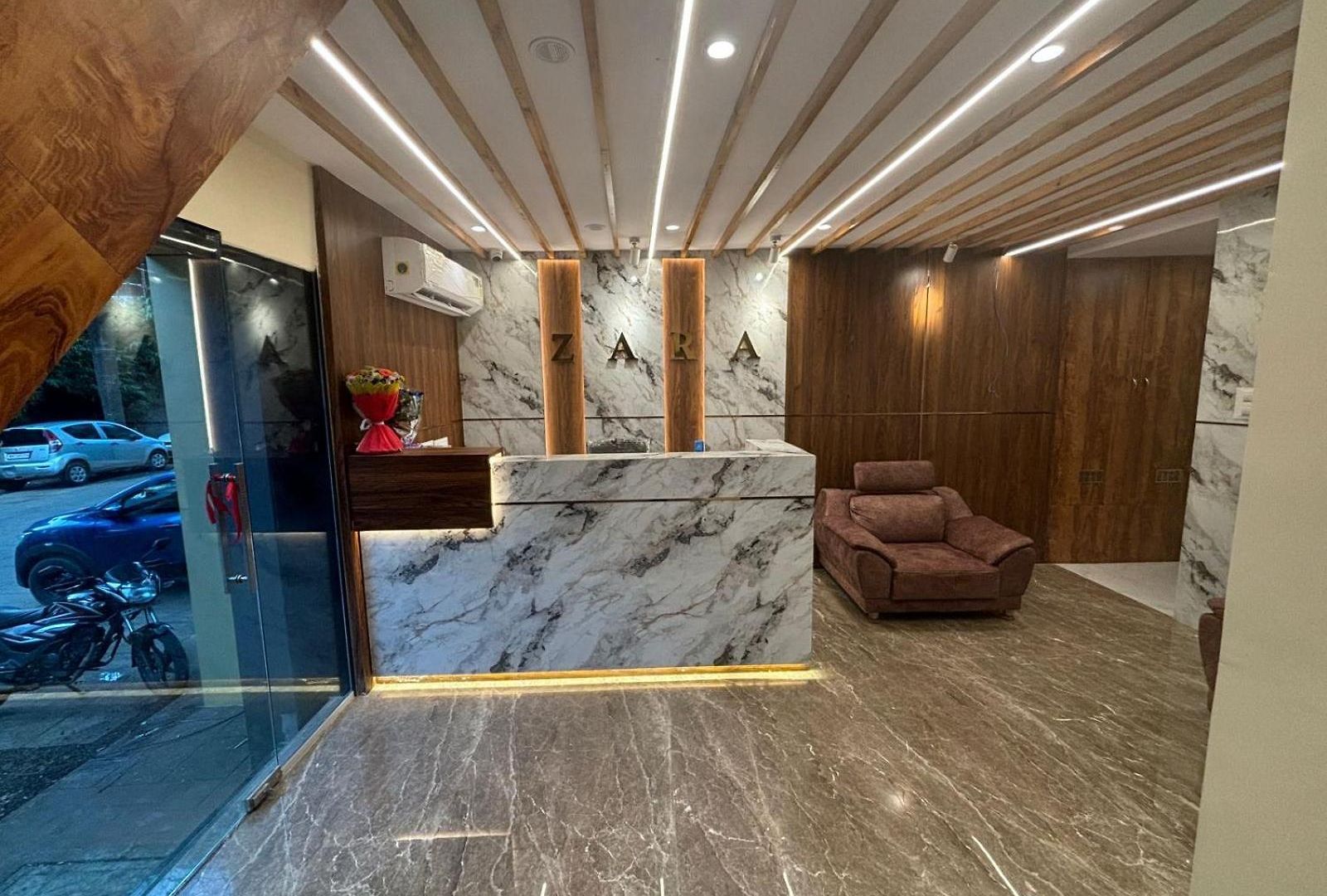 Hotel Z-a-r-a Park Goregaon West 2*