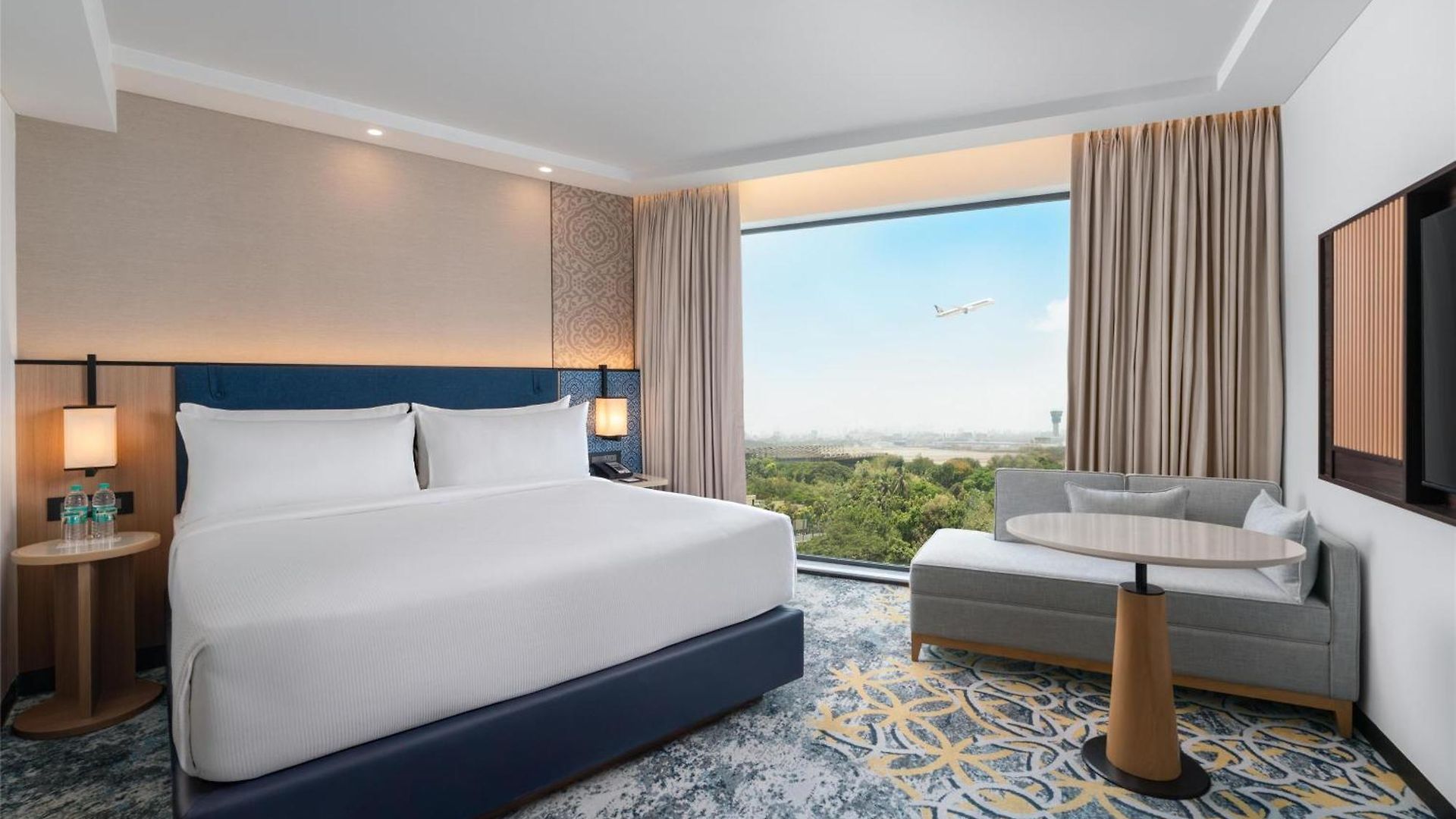 Hilton Garden International Airport Hotel 4*