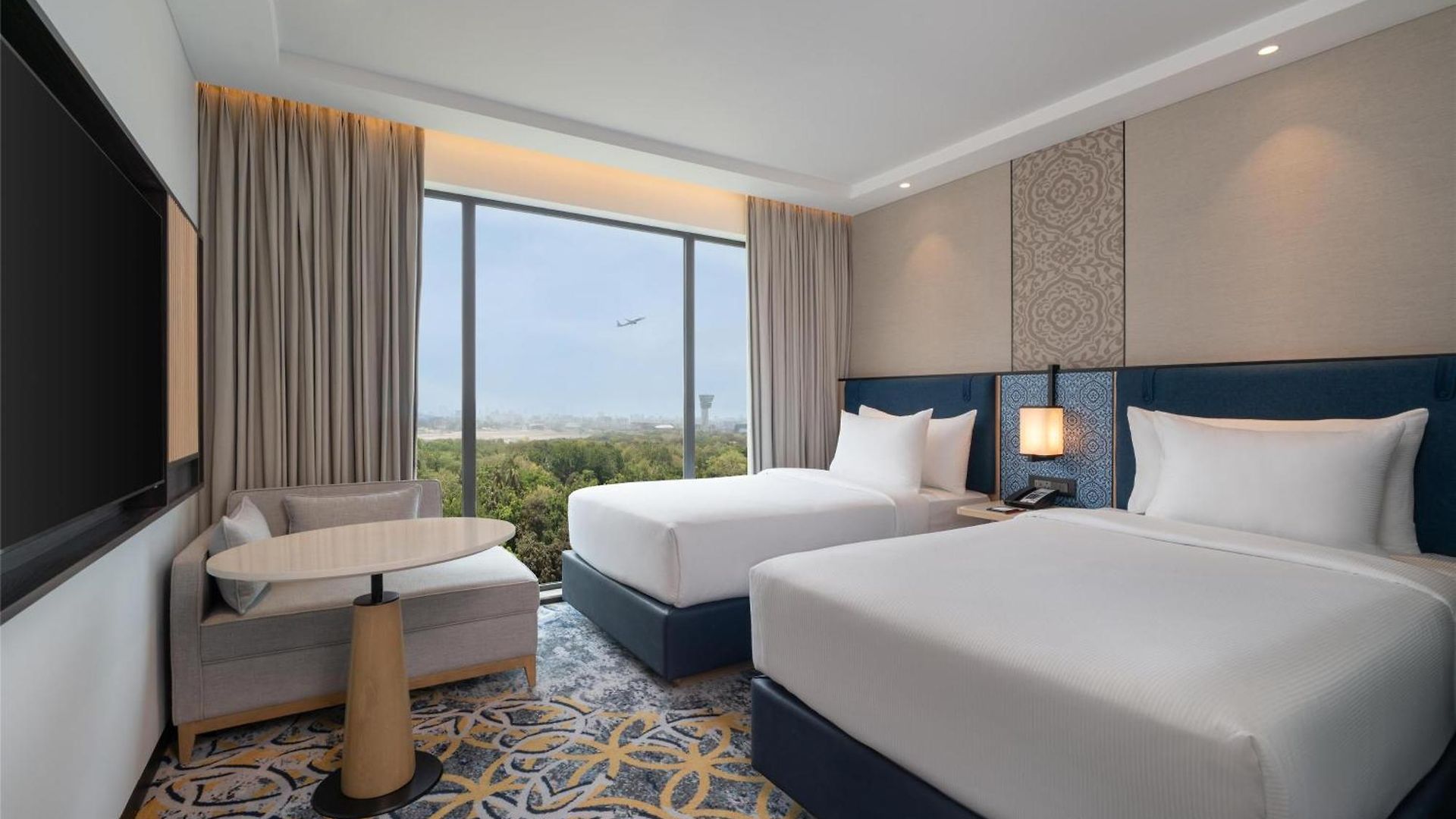 Hilton Garden International Airport