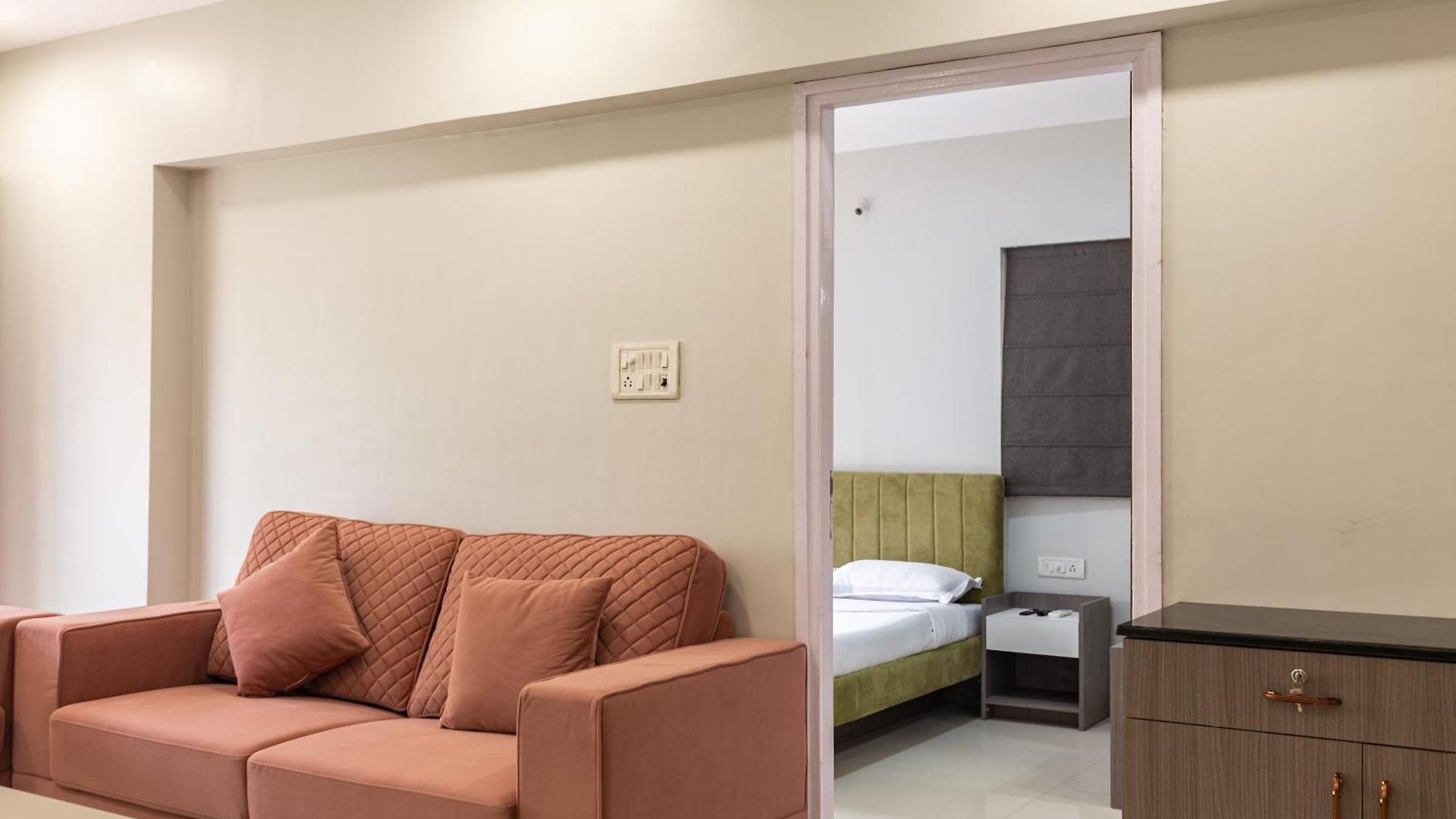 Treat Homes Service In Bkc Sindhuratna 503 *