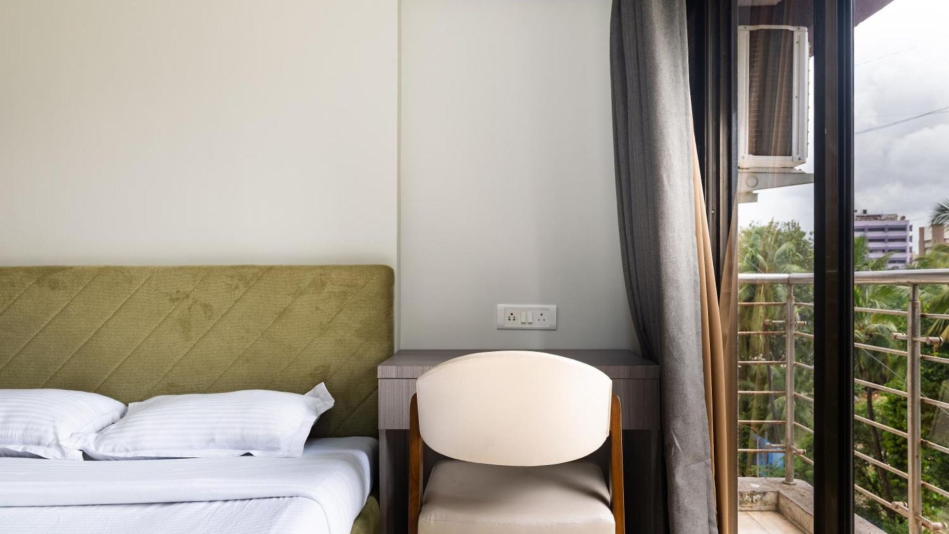 Apartment Treat Homes Service In Bkc Sindhuratna 503 Mumbai