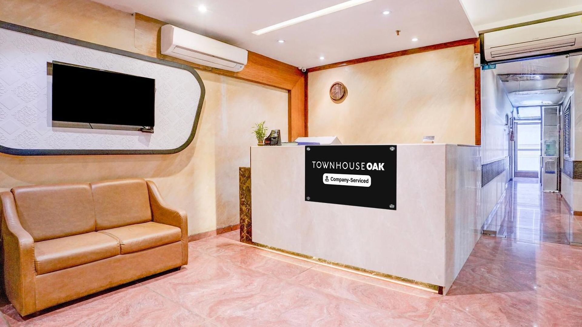 Super Townhouse Oak Times Square Le Western Mumbai