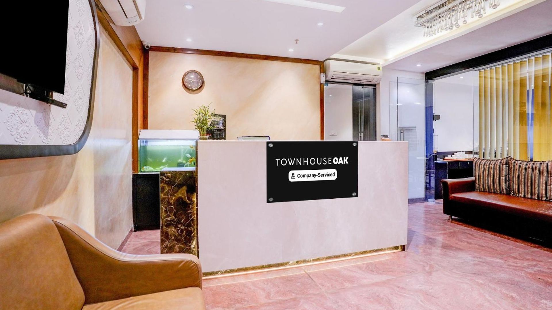 Super Townhouse Oak Times Square Le Western Hotel Mumbai