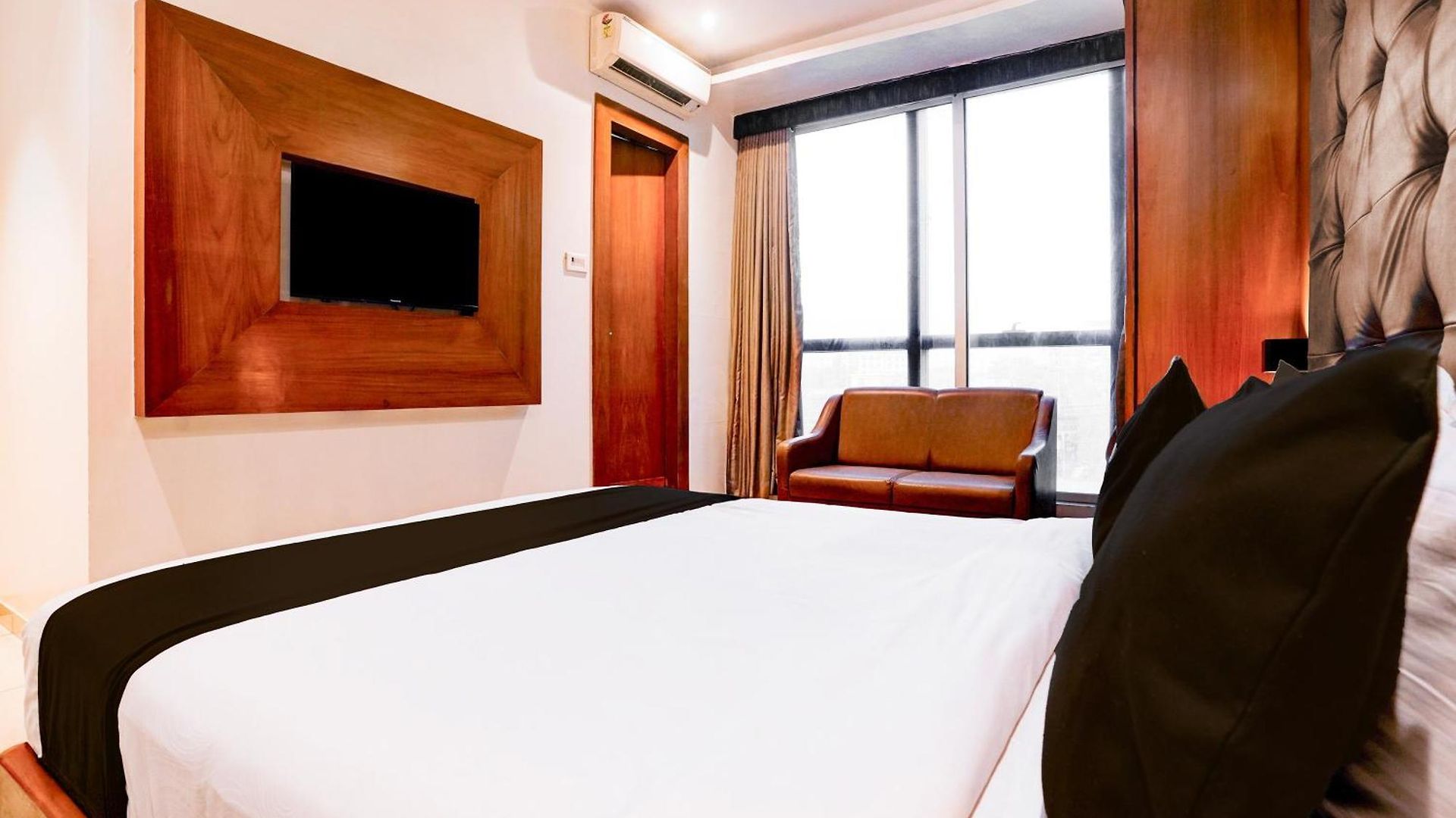 Super Townhouse Oak Times Square Le Western 3* Mumbai