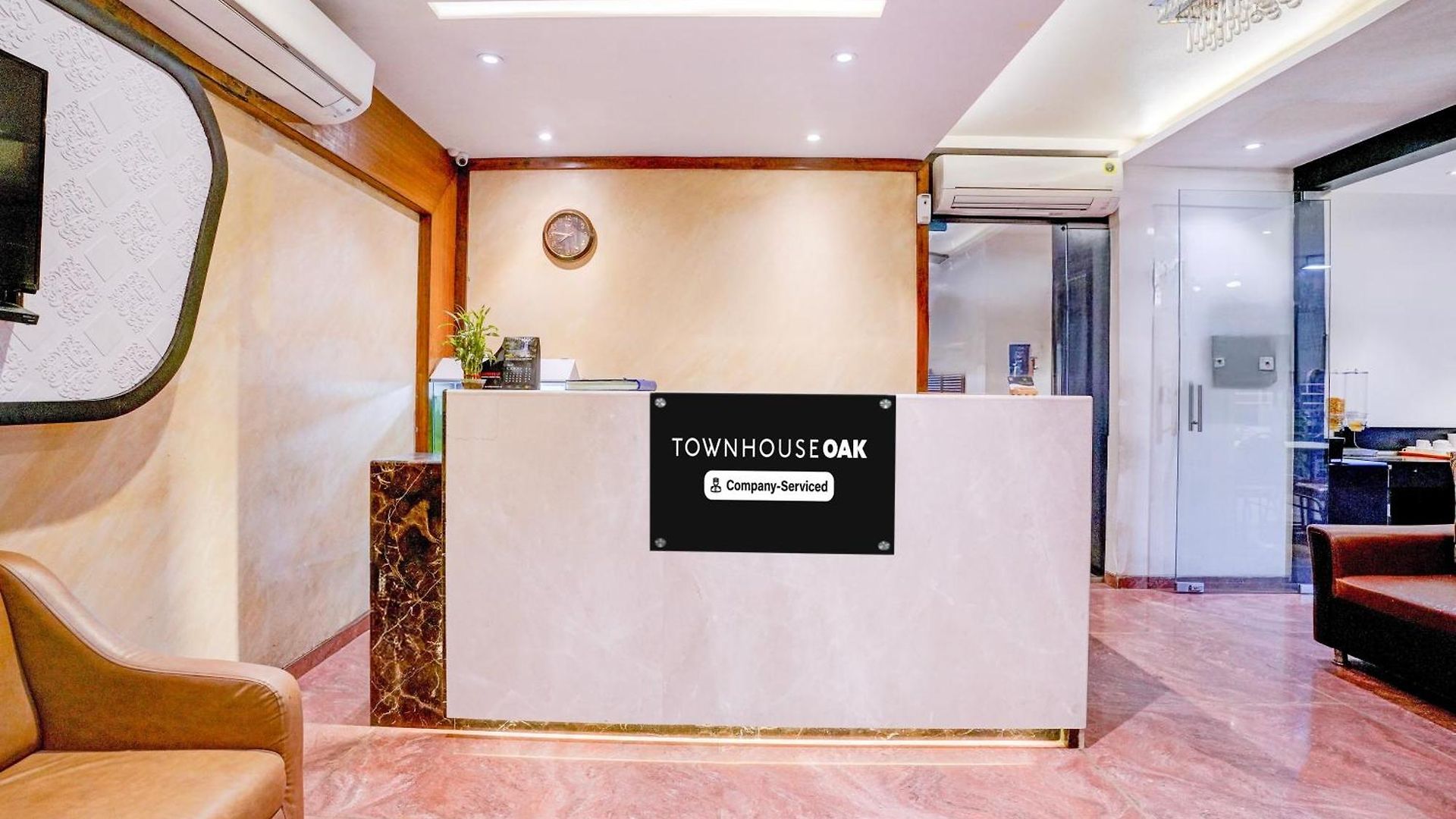 Super Townhouse Oak Times Square Le Western
