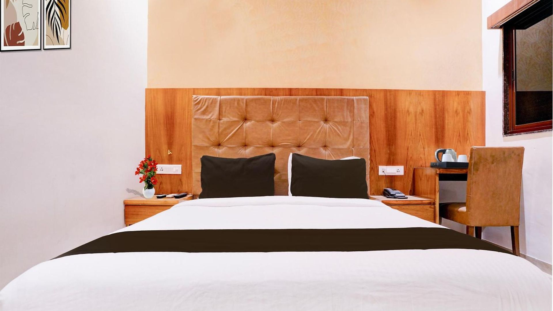 Super Townhouse Oak Times Square Le Western Hotel 3*