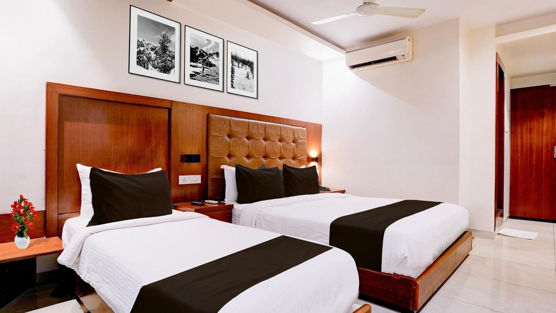 Super Townhouse Oak Times Square Le Western