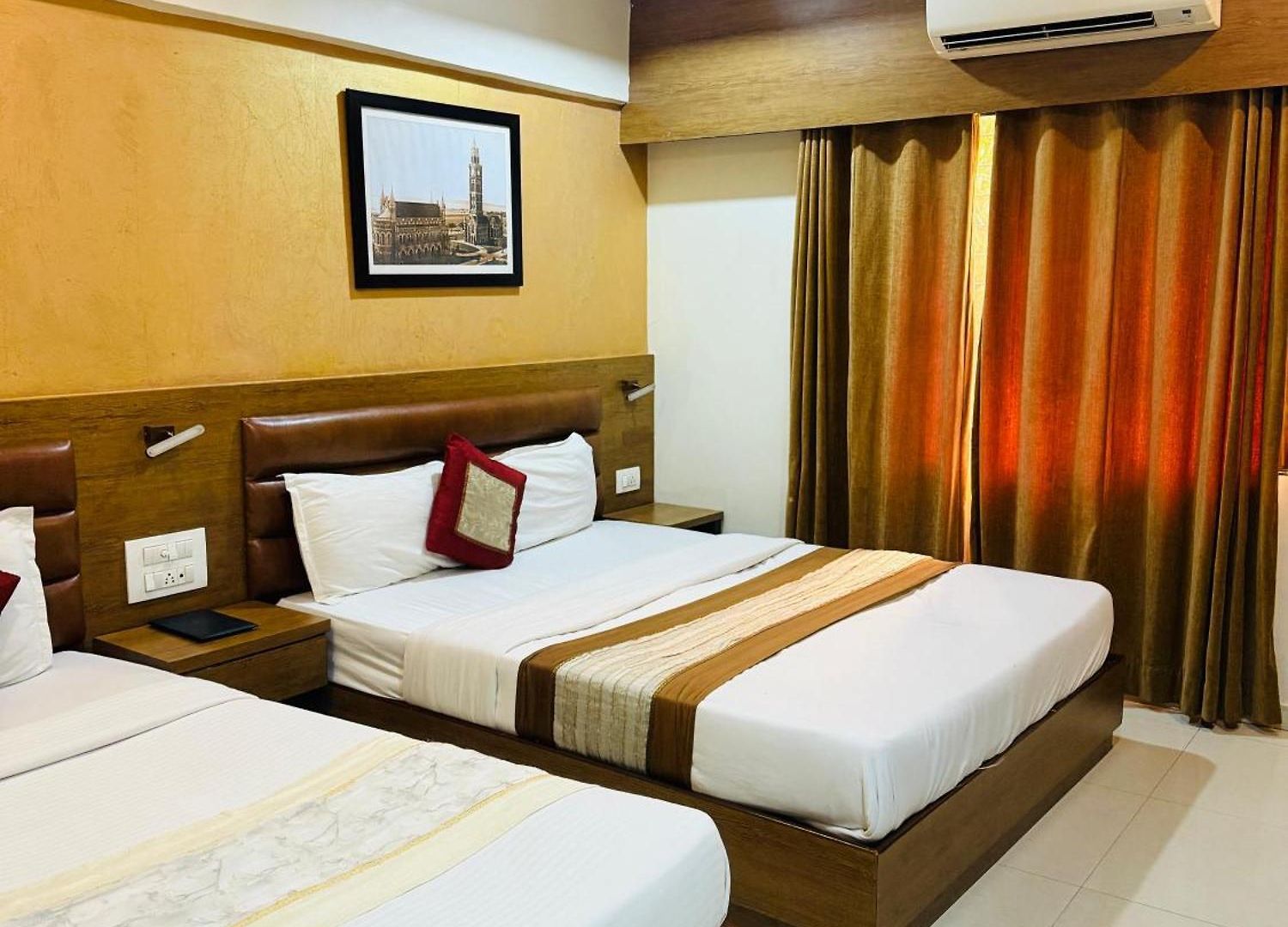 Crystal Luxury Inn- Bandra Hotel Mumbai
