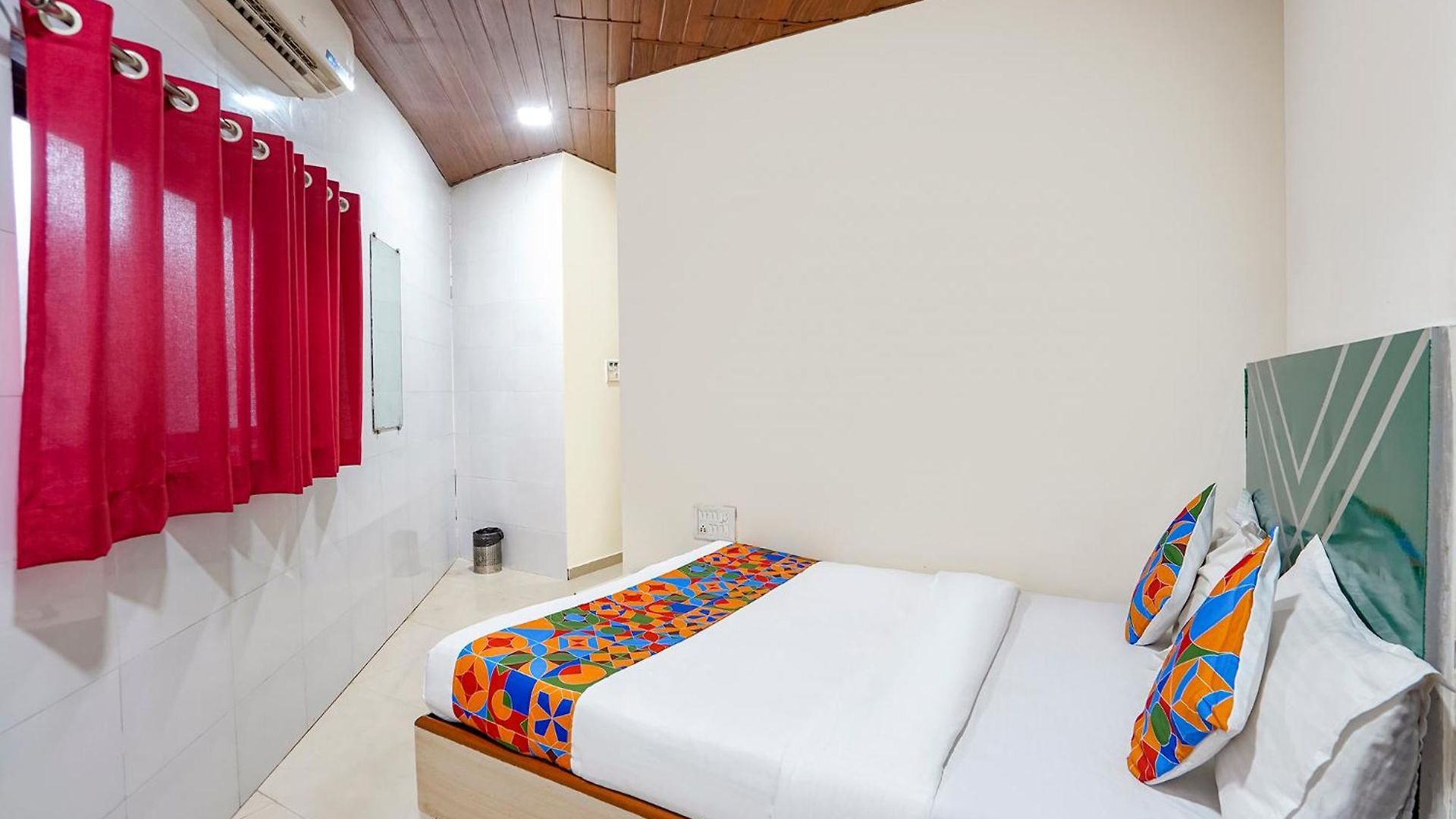 Via Kailash Park Hotel Mumbai