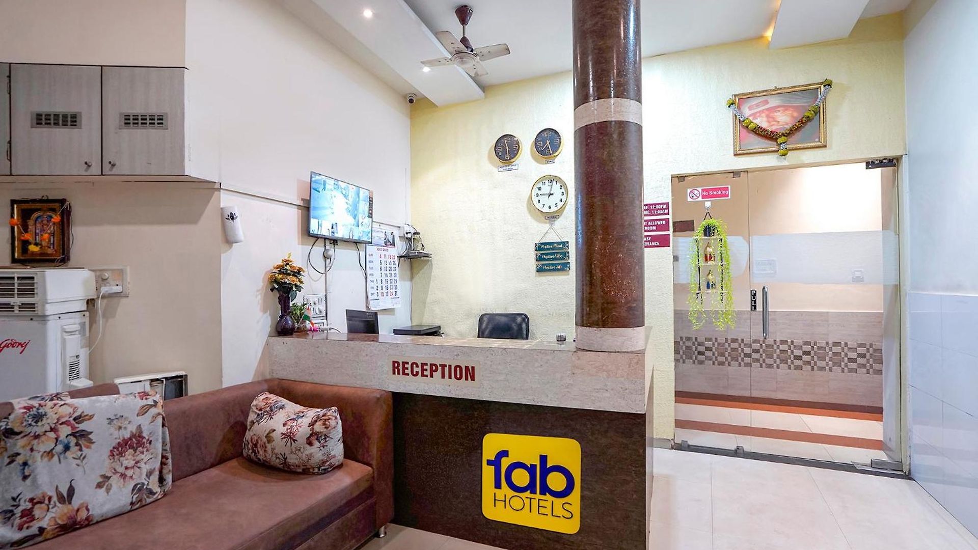 Via Kailash Park Hotel
