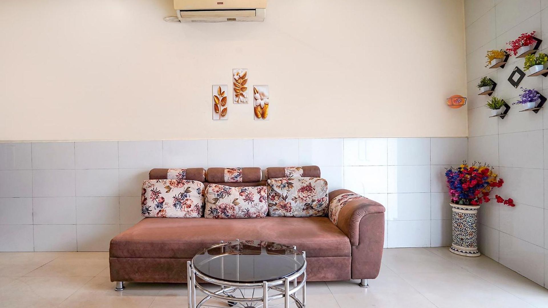 Via Kailash Park Hotel 2*