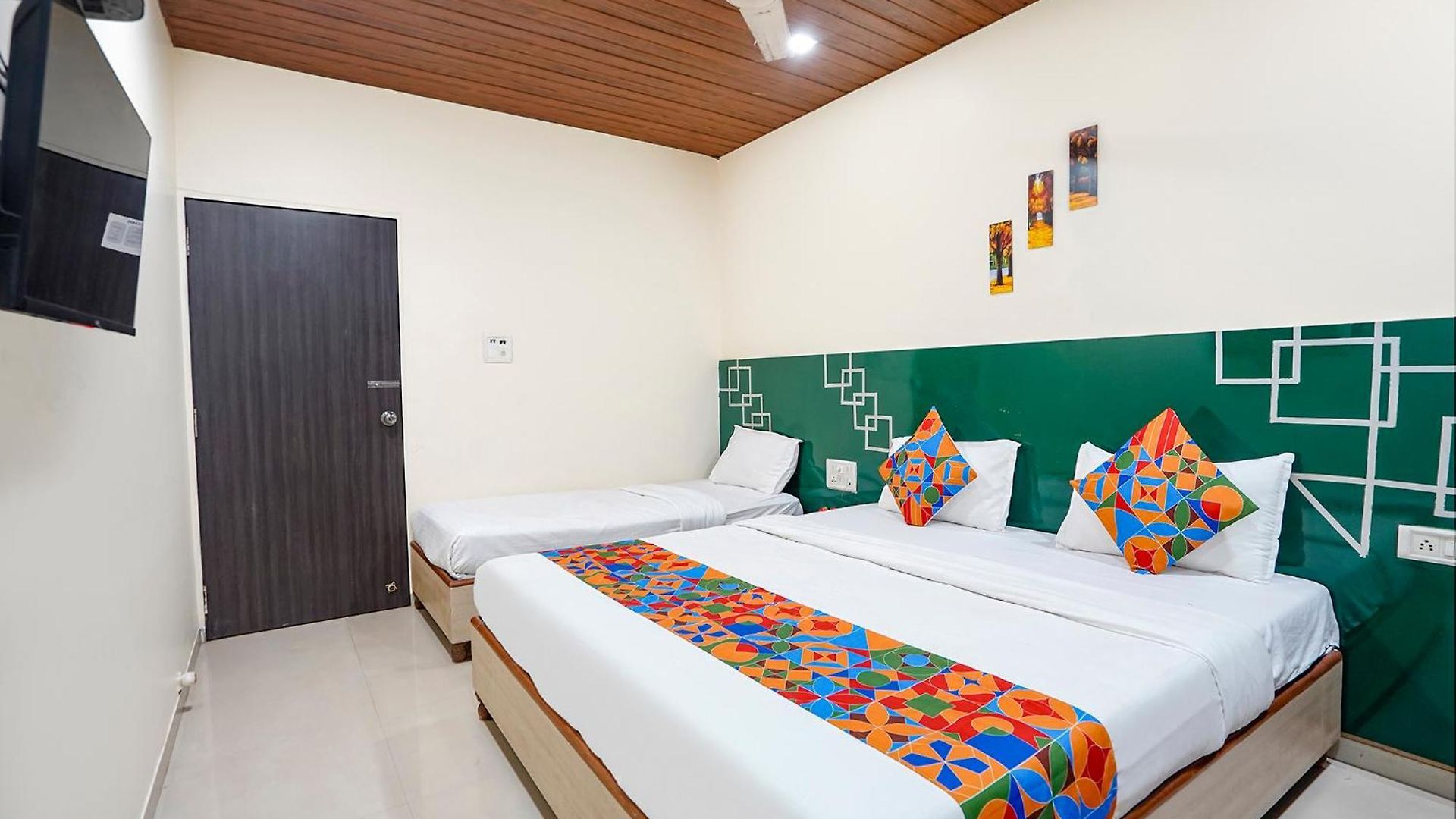 Hotel Via Kailash Park 2*
