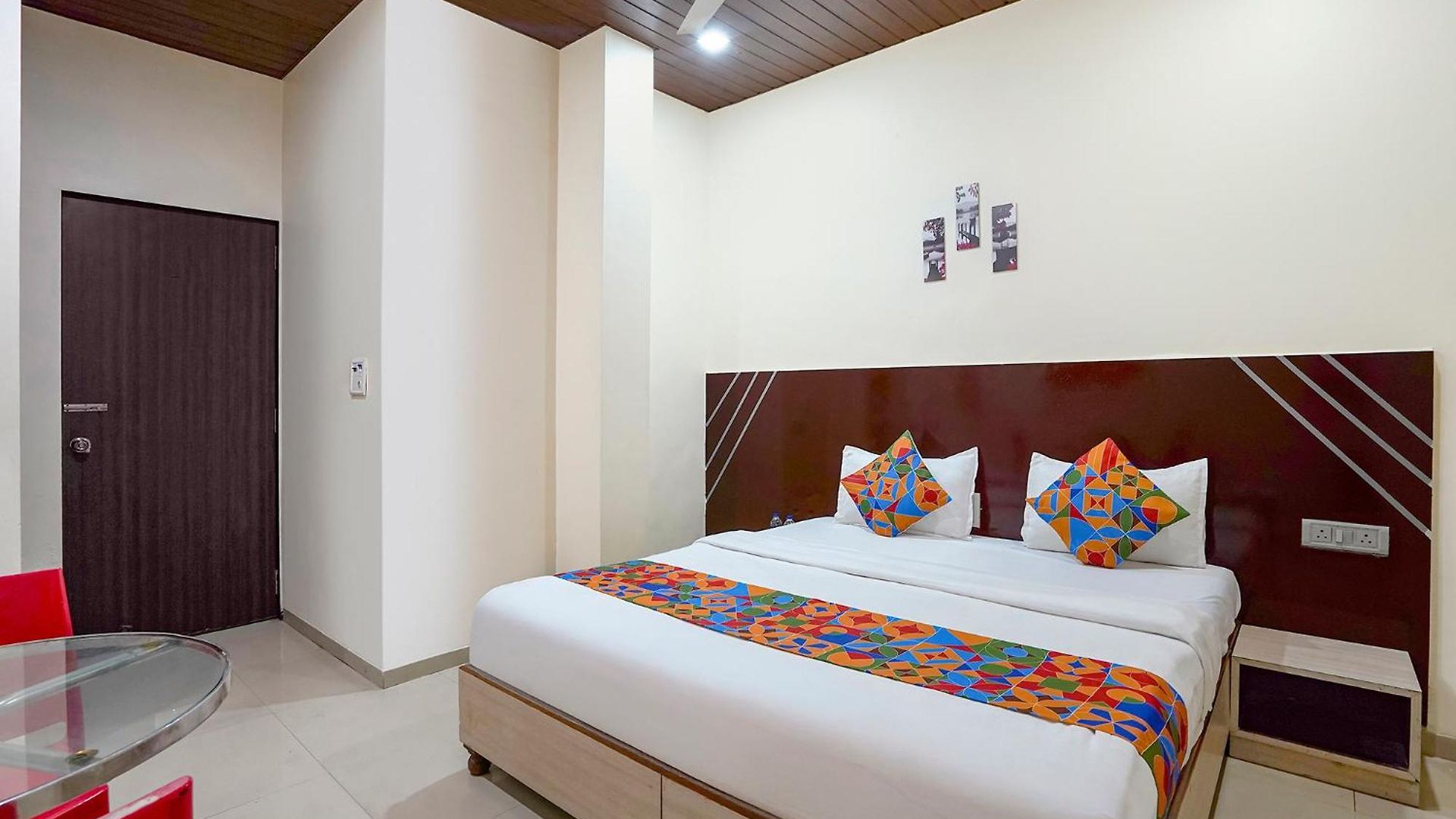 Hotel Via Kailash Park 2*