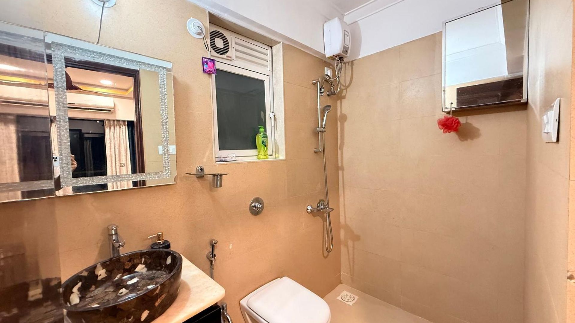 Apartment 1bhk Modern Cozy Flat At Prime Location Livin Cove *