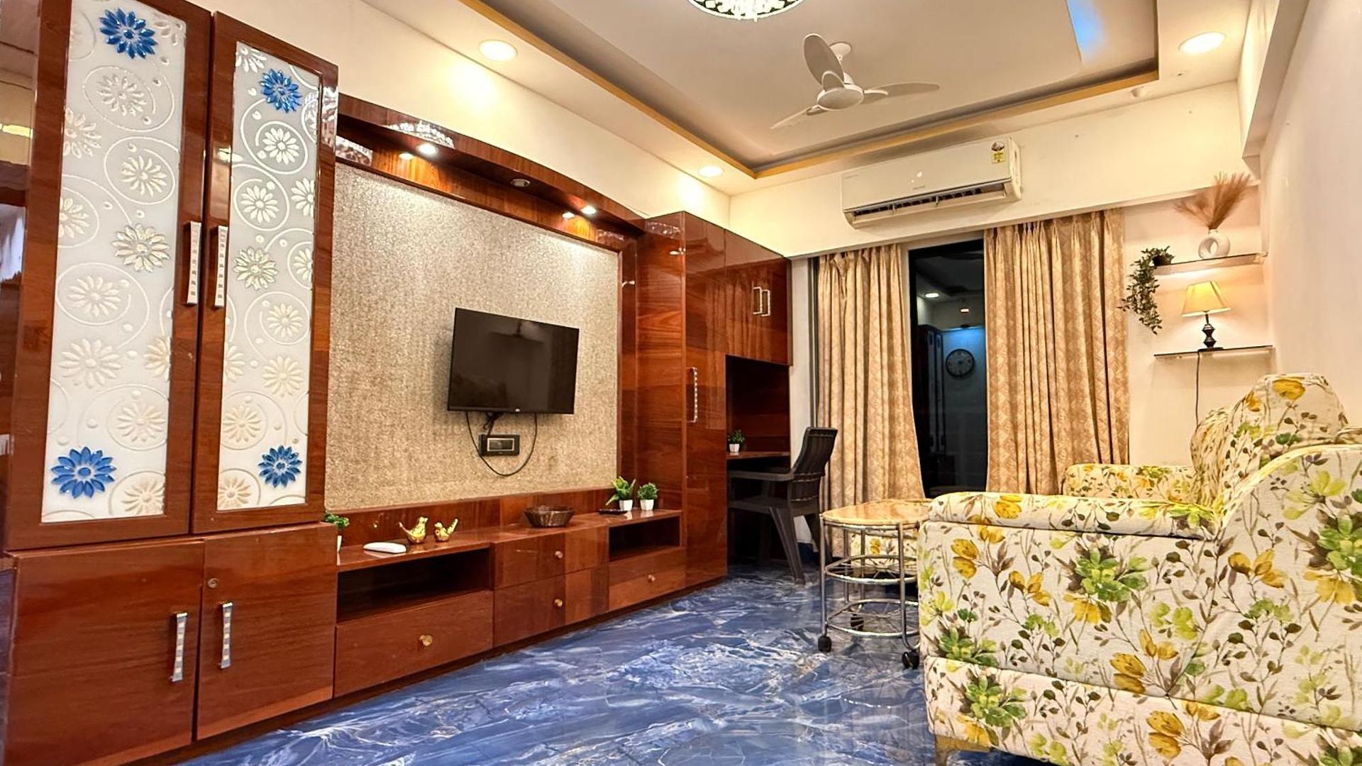 1bhk Modern Cozy Flat At Prime Location Livin Cove