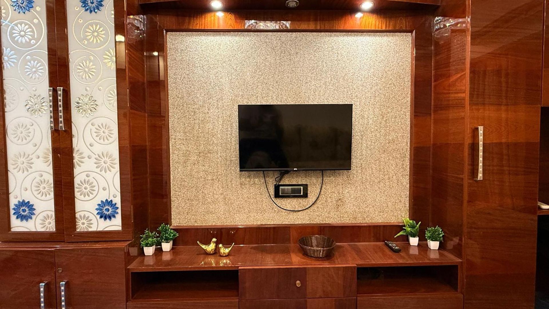 1bhk Modern Cozy Flat At Prime Location Livin Cove Apartment Mumbai
