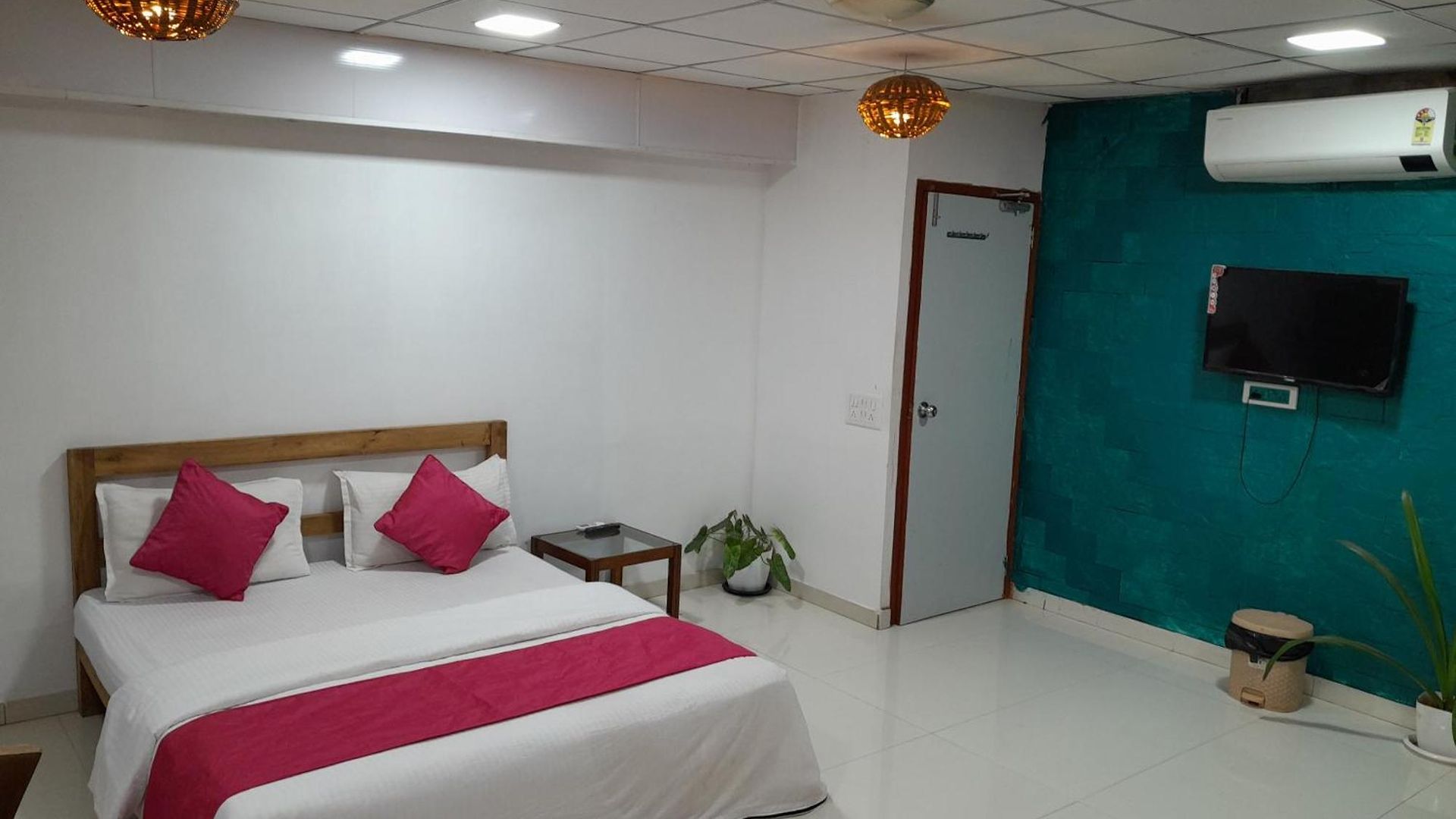 Agrawal Bhavan Couples Friendly For Indians Mumbai