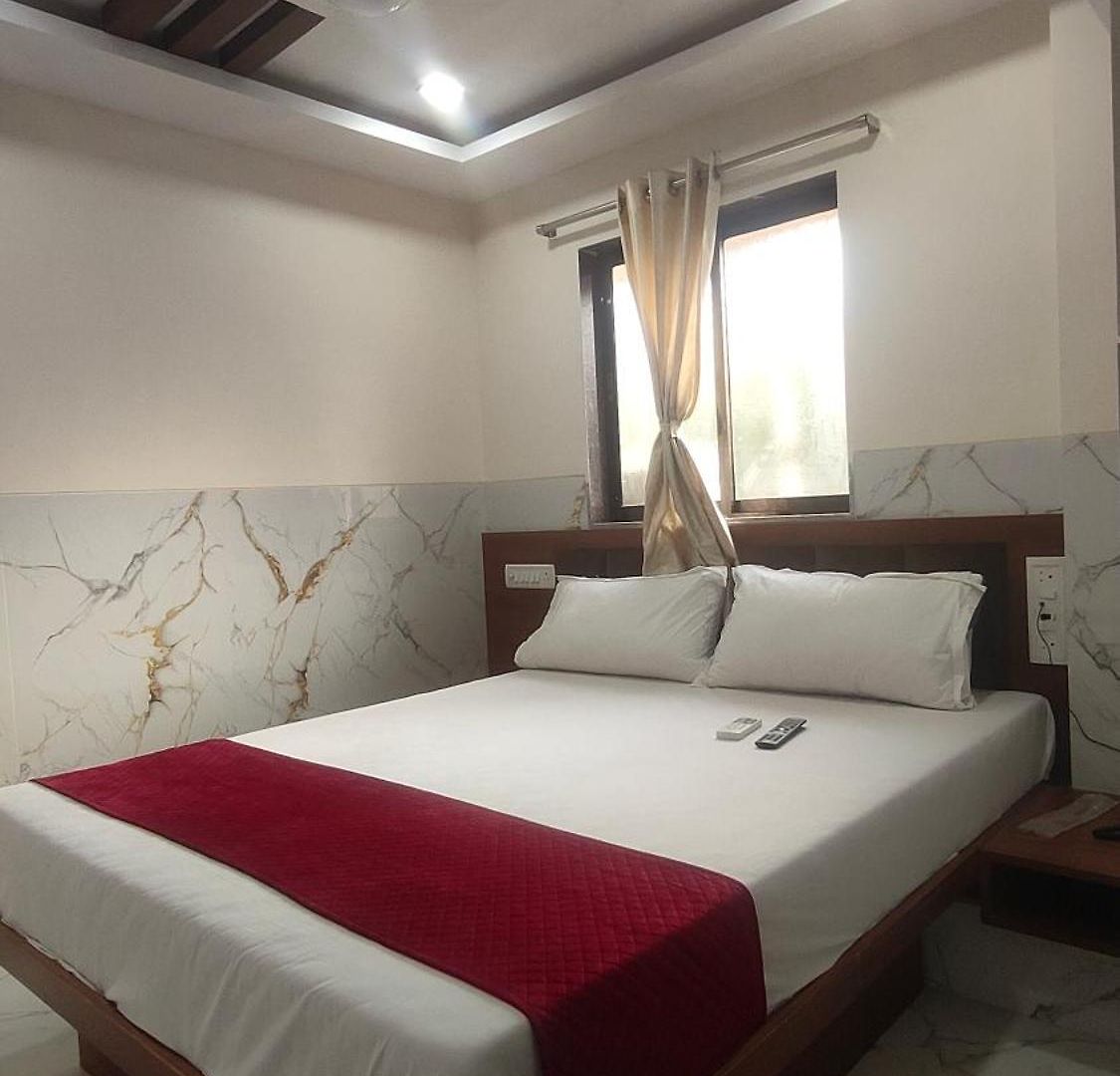 Samrat Palace 2 3*