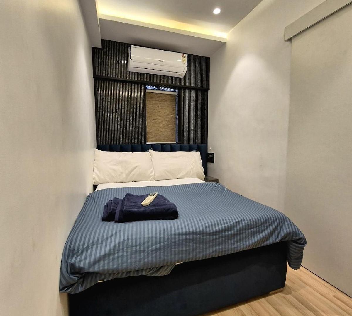Solace - 1 Bhk - Walk Away Carter Rd * Mumbai