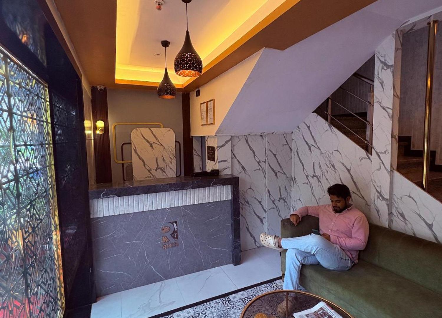Hotel Rich *