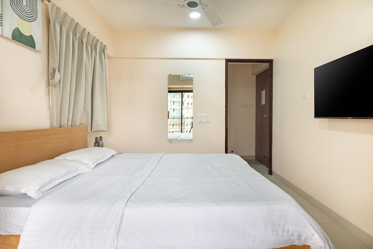 Treat Homes Service In Bkc Sindhuratna 701 Apartment *