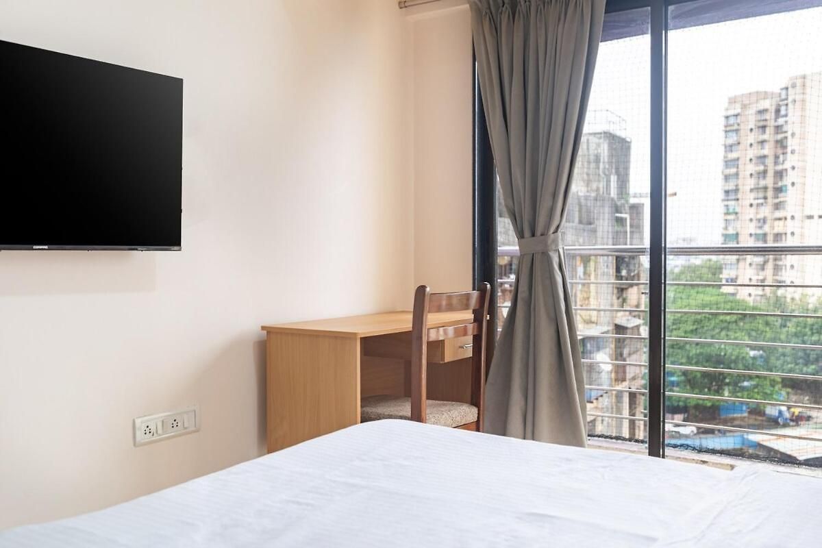 Apartment Treat Homes Service In Bkc Sindhuratna 701 *